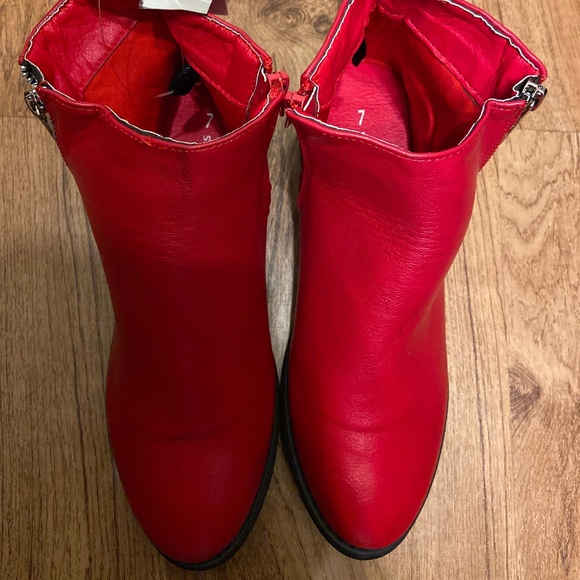 Red Faux Leather STREETWEAR SOCIETY Urban Planet Booties (Size 7) - Picture 6 of 6